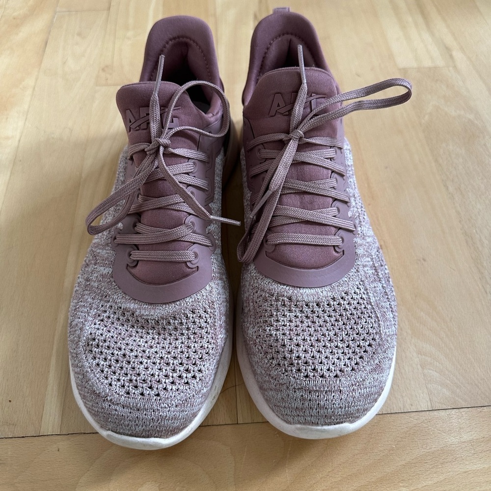 APL Techloom Tracer in Women’s 8.5.